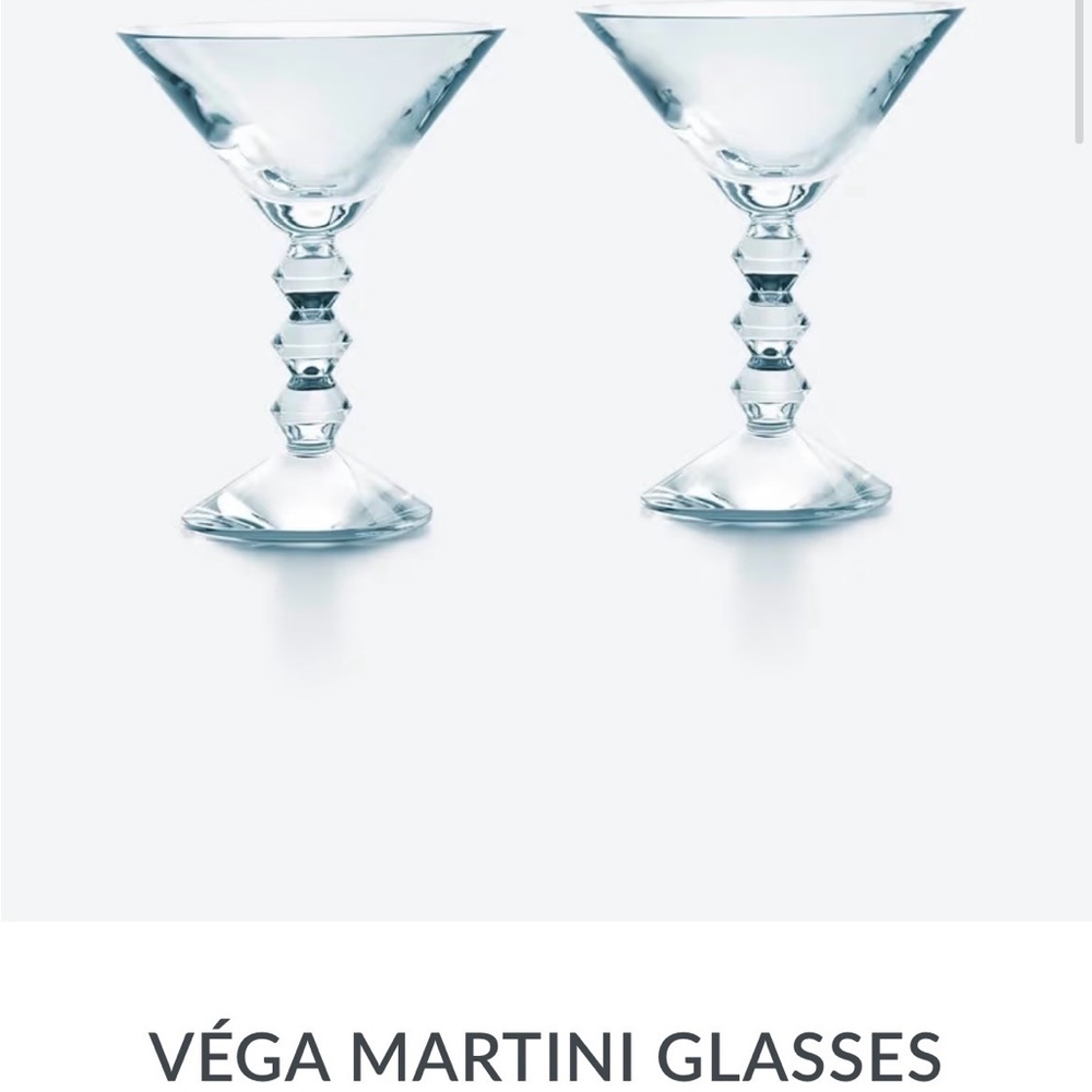 Baccarat Véga Martini Glass Set (2) original box included.